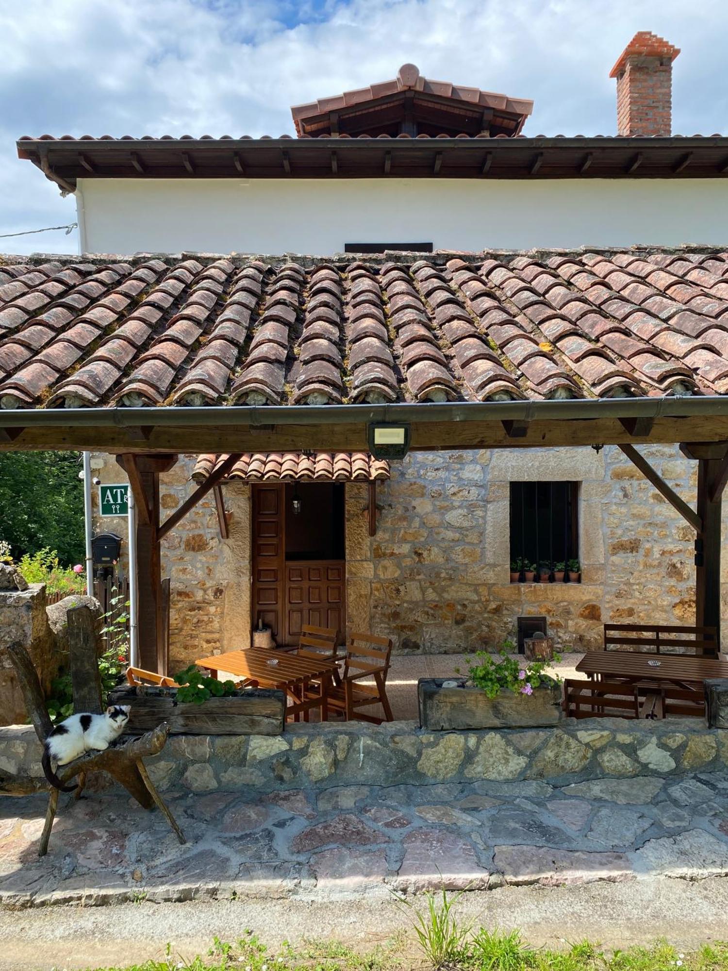 Apartamentos Rurales La Caviana Onís Exterior foto