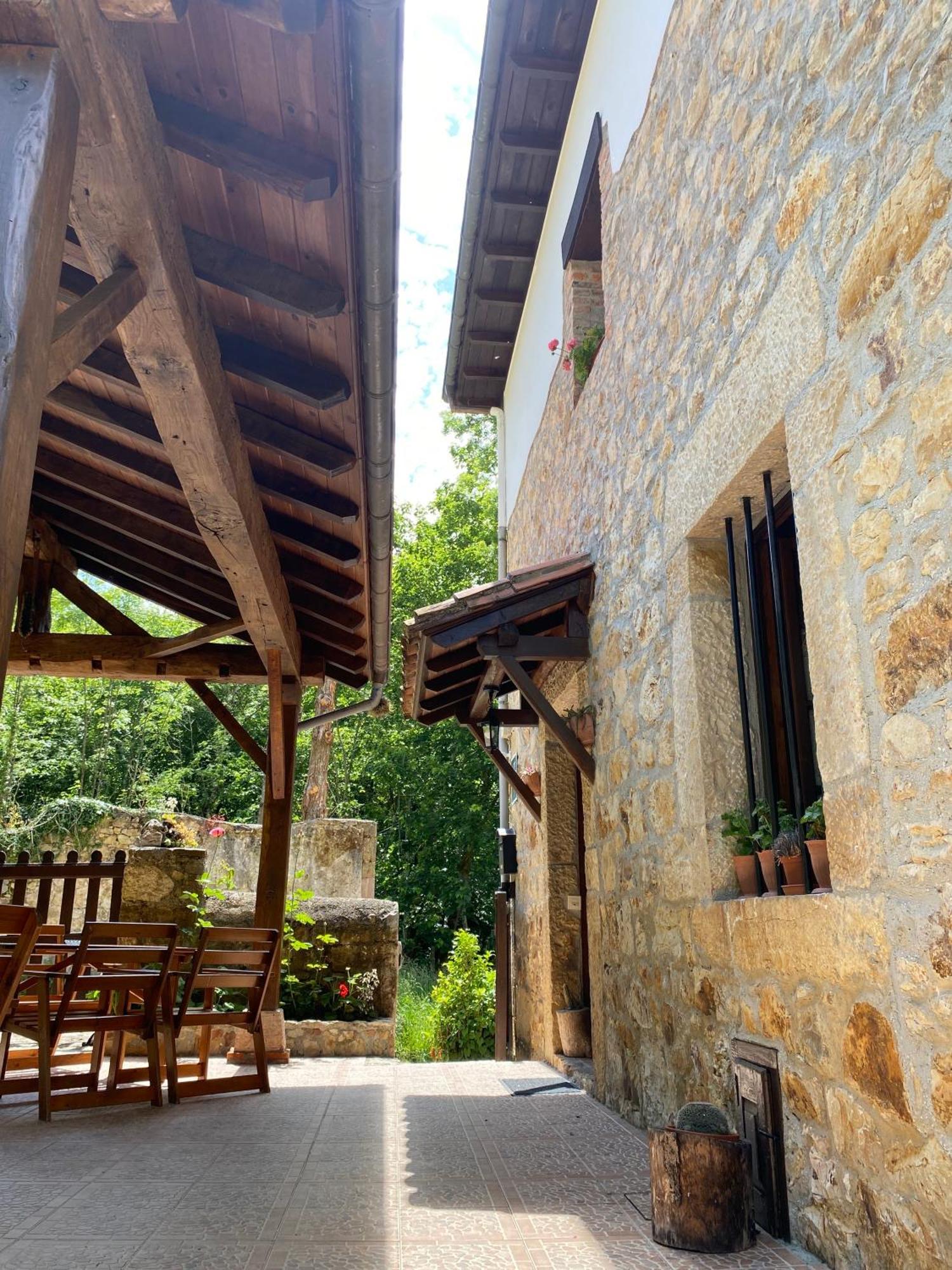 Apartamentos Rurales La Caviana Onís Exterior foto
