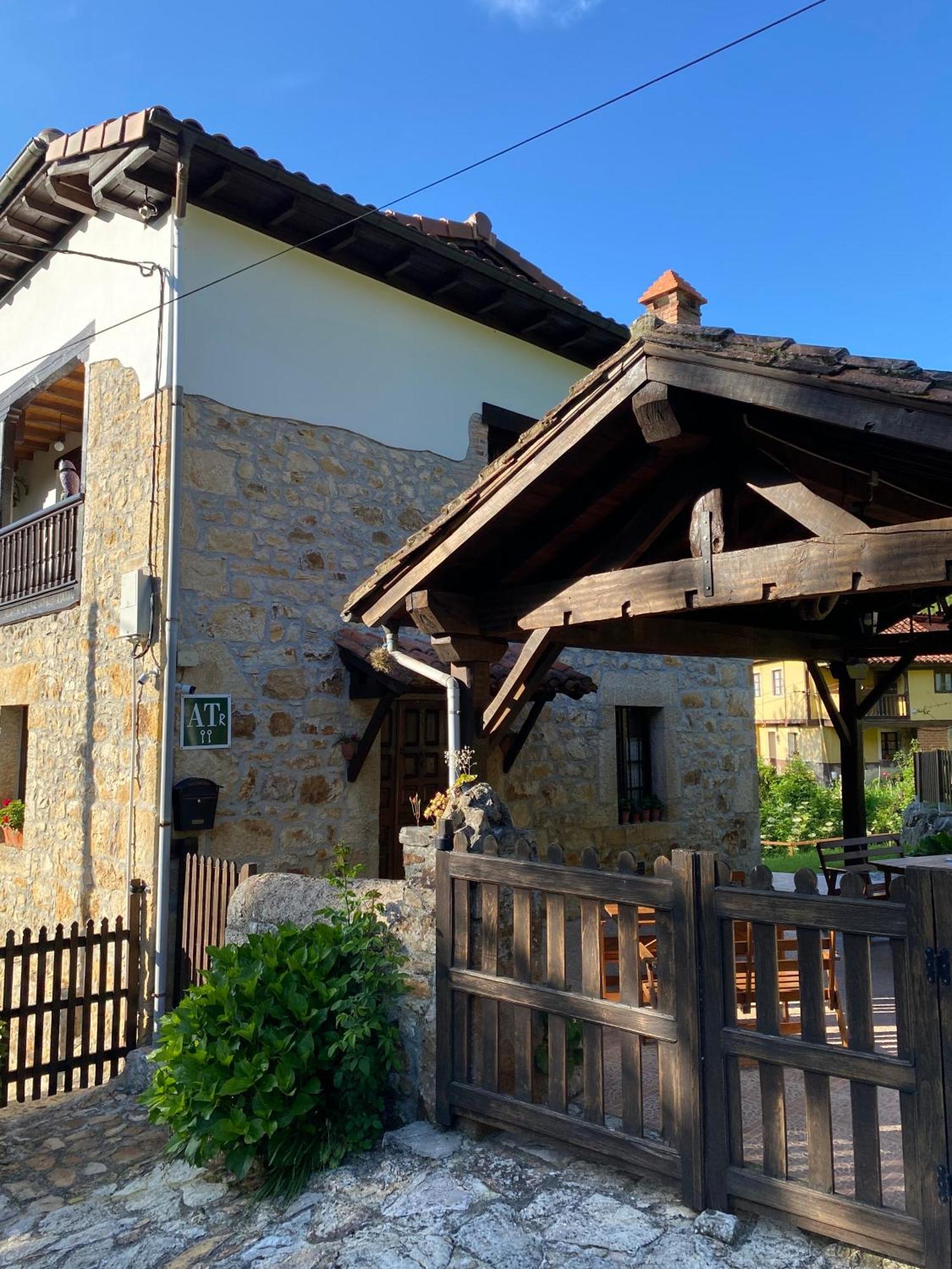 Apartamentos Rurales La Caviana Onís Exterior foto